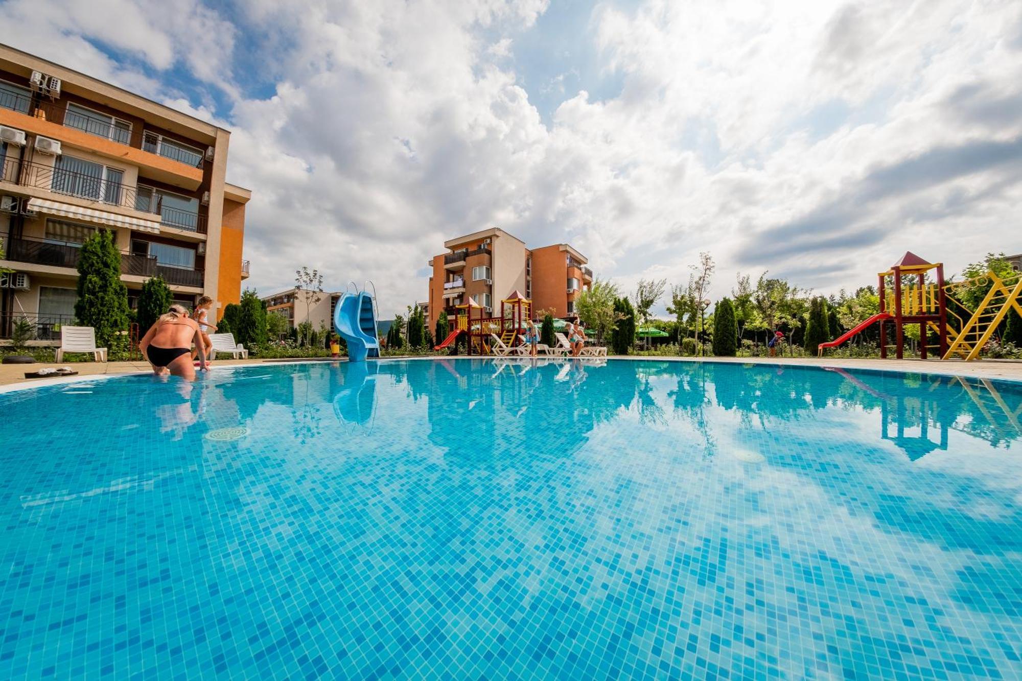 Holiday Garden Resort Slantschew brjag Exterior foto