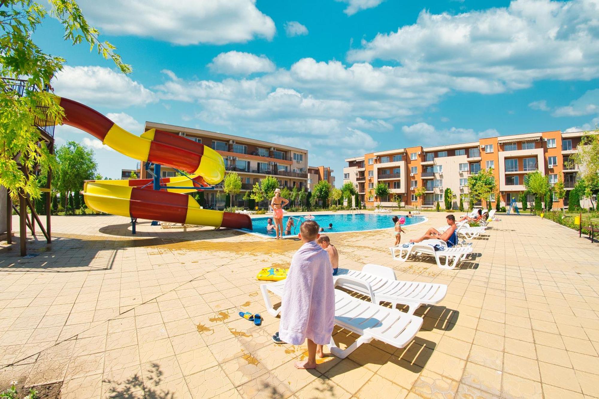 Holiday Garden Resort Slantschew brjag Exterior foto