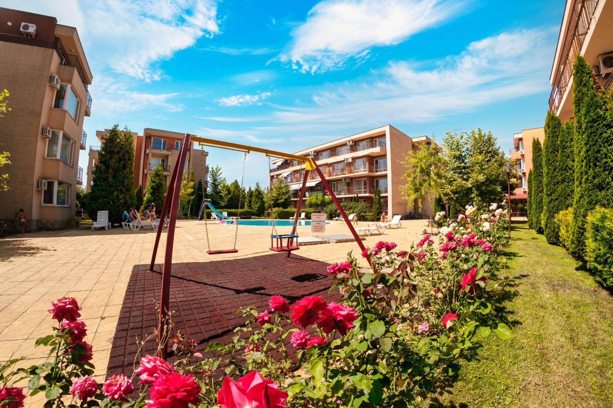 Holiday Garden Resort Slantschew brjag Exterior foto
